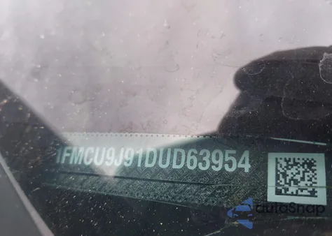 2013 Ford Escape Titanium z USA, uszkodzony, nr VIN 1FMCU9J91DUD63954